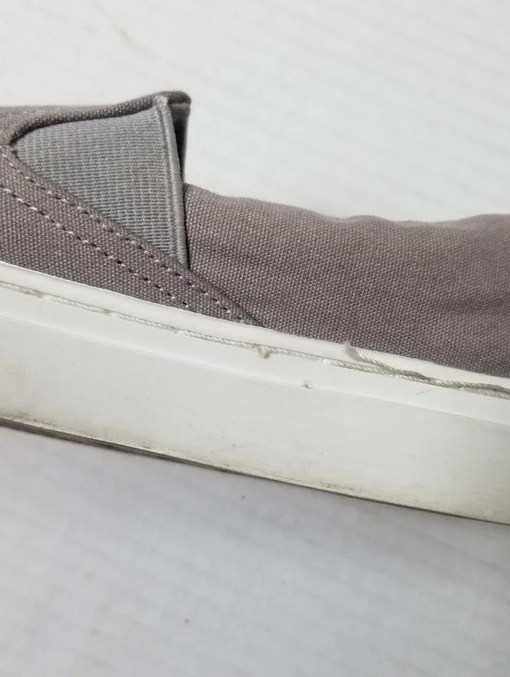 TOMS WOMEN'S LOAFERS SIZE 6.5